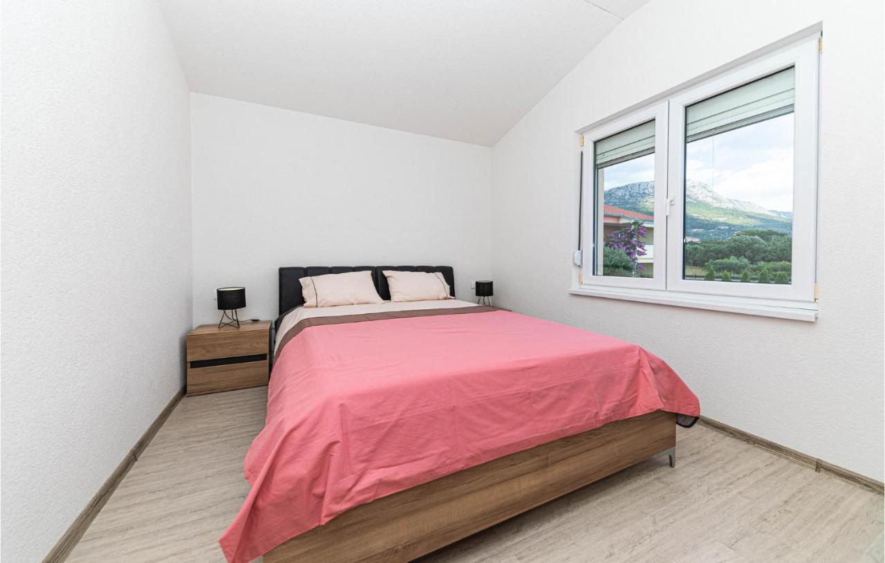 Stunning Apartment In Kastel Luksic With Wifi Kaštela エクステリア 写真